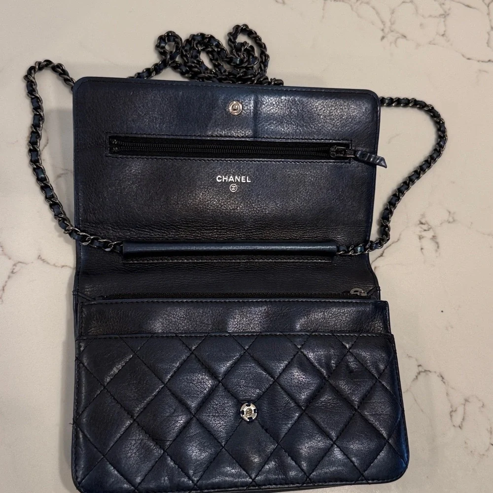 Chanel Boy Wallet on Chain - Picture 5 of 9